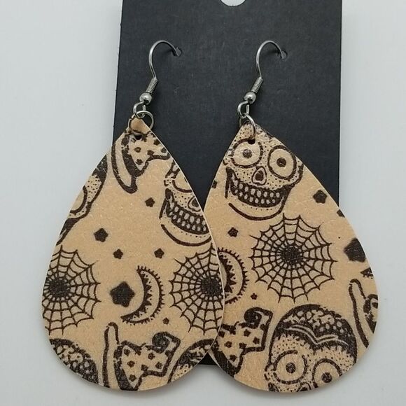 🎈5/$10🎈 EARRINGS.. Halloween.. skulls.. - Picture 1 of 1
